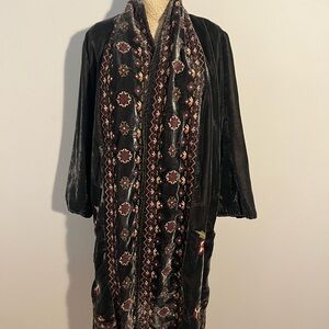 Kyla Seo Abby Jacket, elegant black/charcoal velvet embroidery